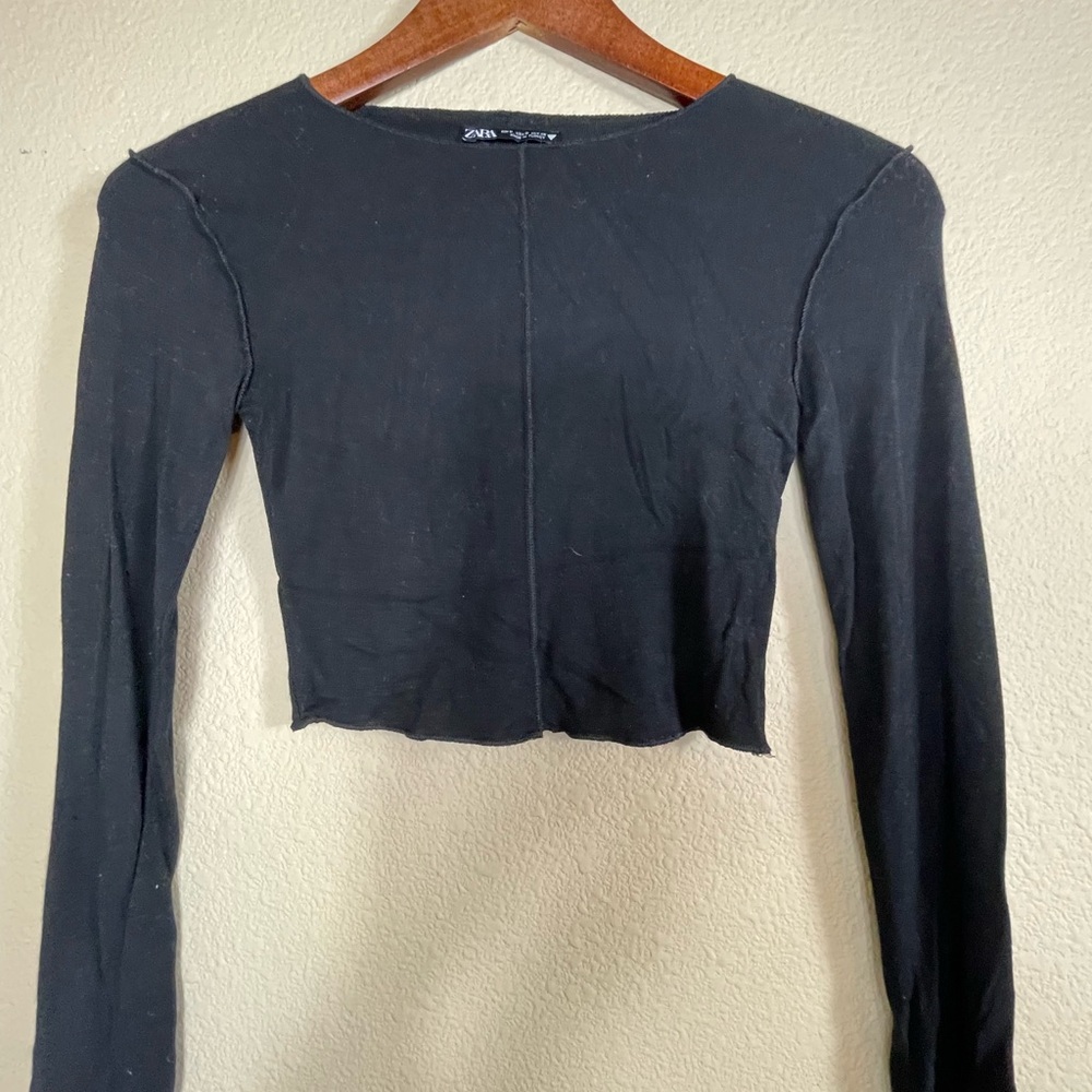 Zara size small knit cropped top —long sleeve